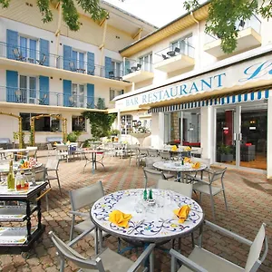 Le Clos Hotel